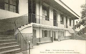 SP g- 04- St Pierre- Dames africaines- rue Beranger